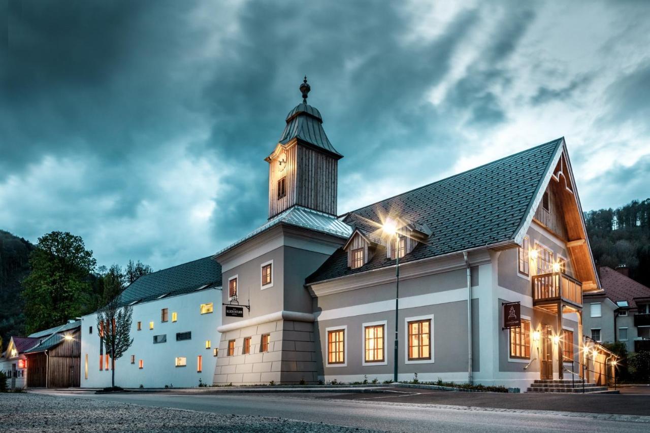 Hotel Zum Glockenturm Marktl Bagian luar foto